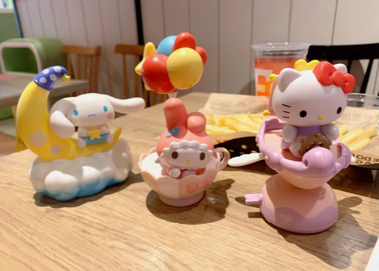 肯德基三丽鸥是随机的吗