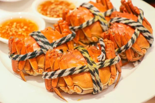 蒸大闸蟹放盐还是不放盐