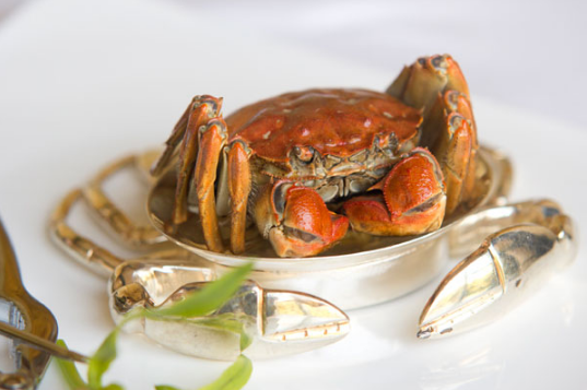 蒸大闸蟹放盐还是不放盐