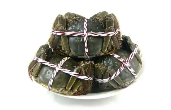 大闸蟹绑着活的久还是松开活的久