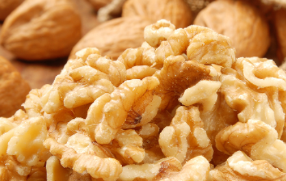 红色核桃仁是怎么回事