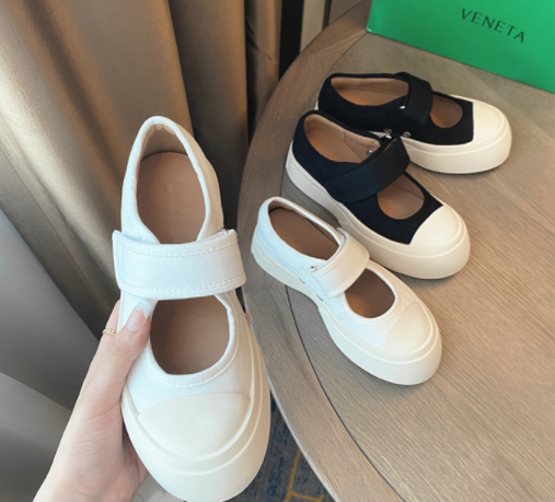 帆布鞋会越穿越大吗