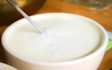 为什么酸奶有的稠有的稀