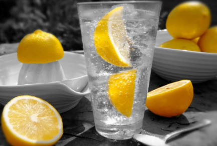 柠檬泡水要不要把皮去掉