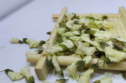 干槐花可以和什么一起泡