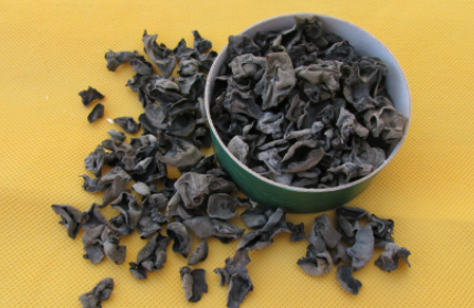 发霉的木耳用热水烫了可以吗