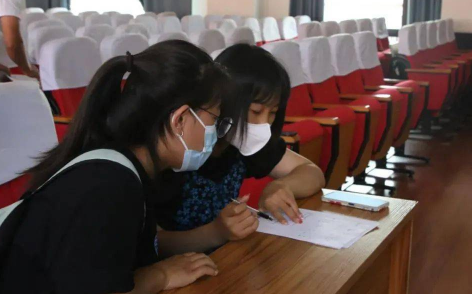 助学贷款是去教育局办理吗