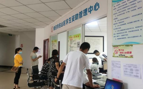 生源地贷款好还是高校贷款好