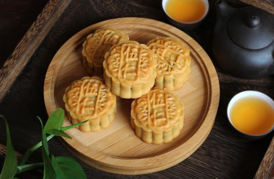 月饼一定要回油才可以包装起来吗