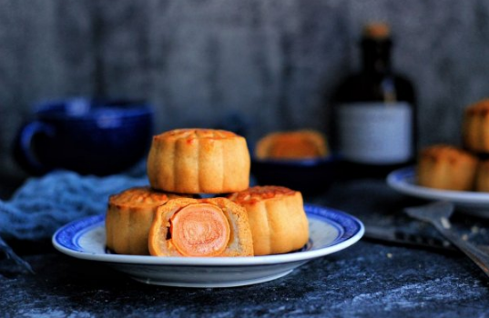 月饼回油可以直接把包装包起来回吗