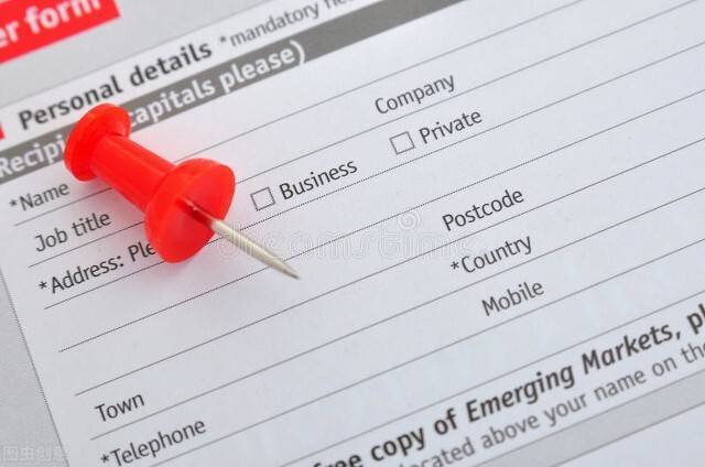 面试中的自我介绍(面试时自我介绍应该说点啥?)