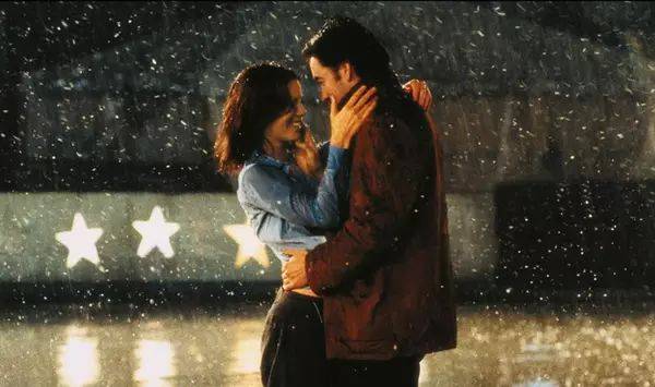 最值得看的几部圣诞经典电影(圣诞节最适合看的8部经典电影)