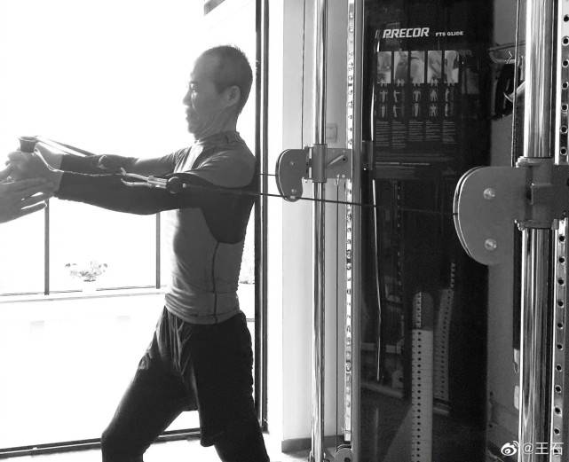 王石前妻（王石：珠峰顶上表白王江穗）