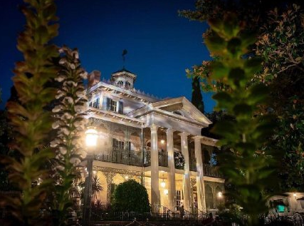 2021年上海迪士尼乐园万圣节夜场几点开始