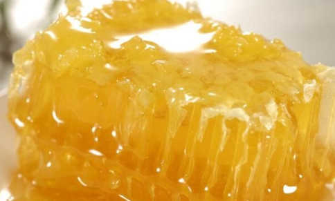 正宗的蜂蜜是什么颜色的