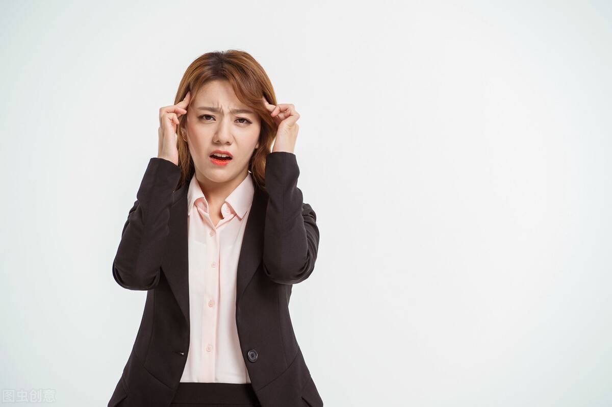 焦虑症会胸闷气短吗(精神焦虑症的5个症状?)