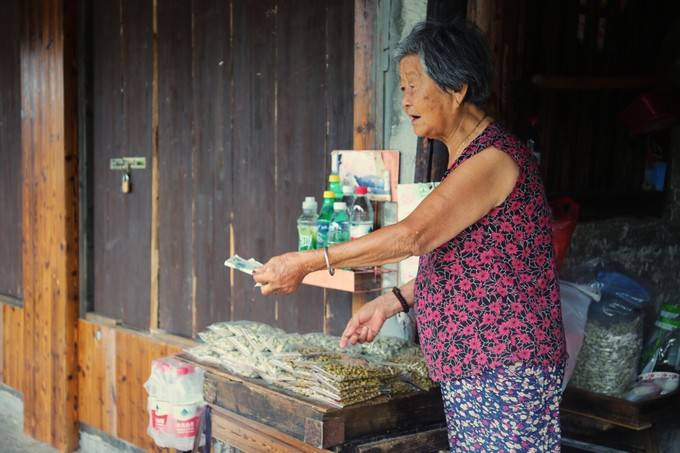 西塘旅游攻略（西塘古镇衣食住行2日游攻略）