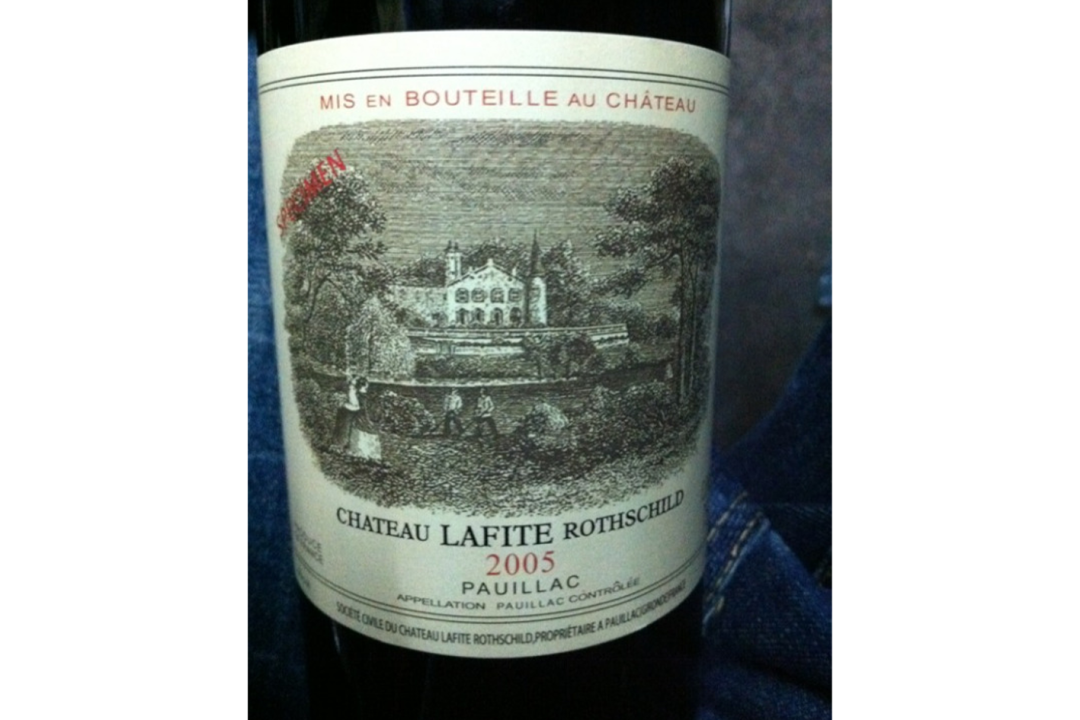 拉菲酒标(6处细节,鉴定大拉菲真假)