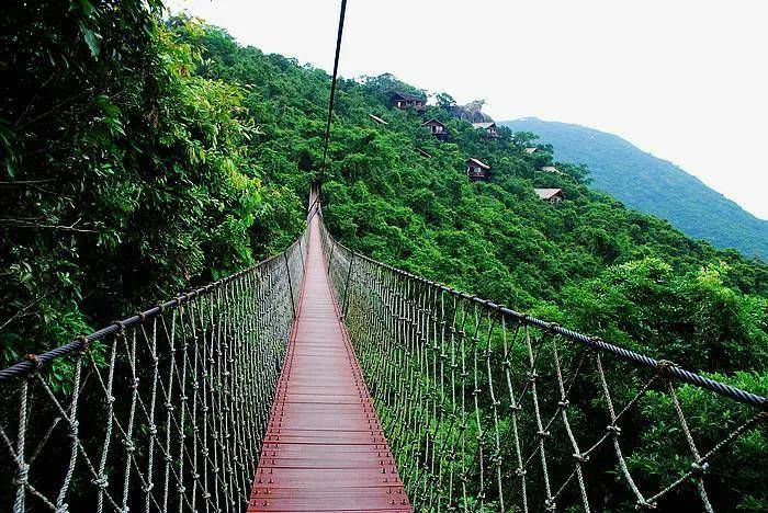 三亚必须去的几个地方(海南三亚必去的10大景点)