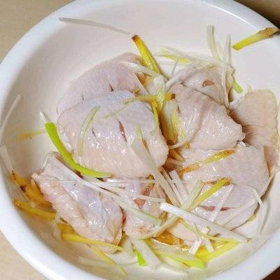 用烤箱烤鸡翅(用烤箱烤鸡翅怎么烤需要什么材料)