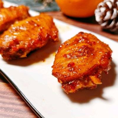 用烤箱烤鸡翅(用烤箱烤鸡翅怎么烤需要什么材料)