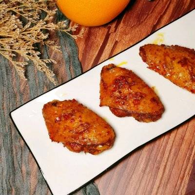 用烤箱烤鸡翅(用烤箱烤鸡翅怎么烤需要什么材料)