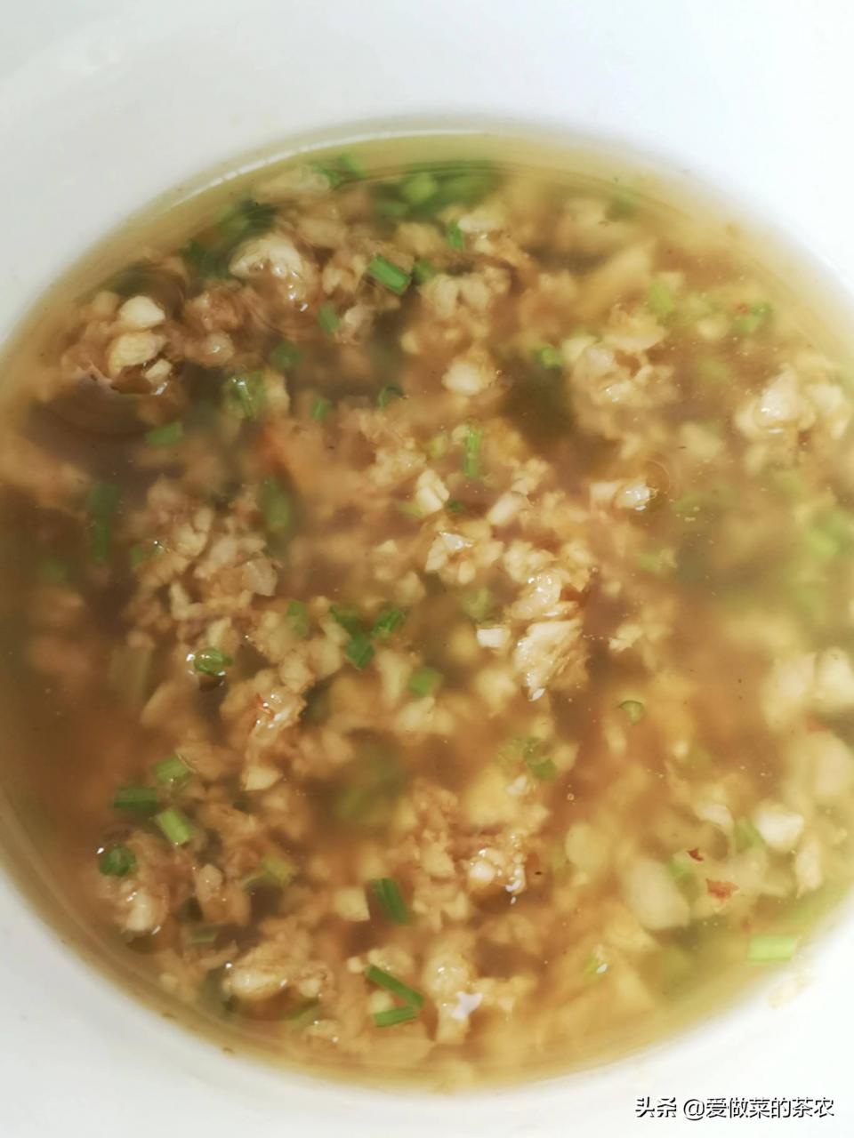 白斩鸡蘸料(白切鸡,在粤西有一种神奇的蘸料)