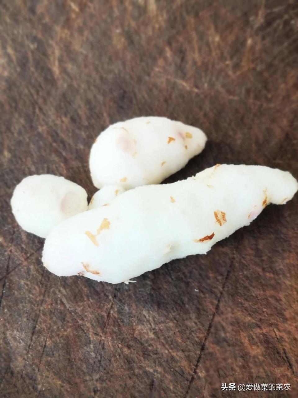 白斩鸡蘸料(白切鸡,在粤西有一种神奇的蘸料)