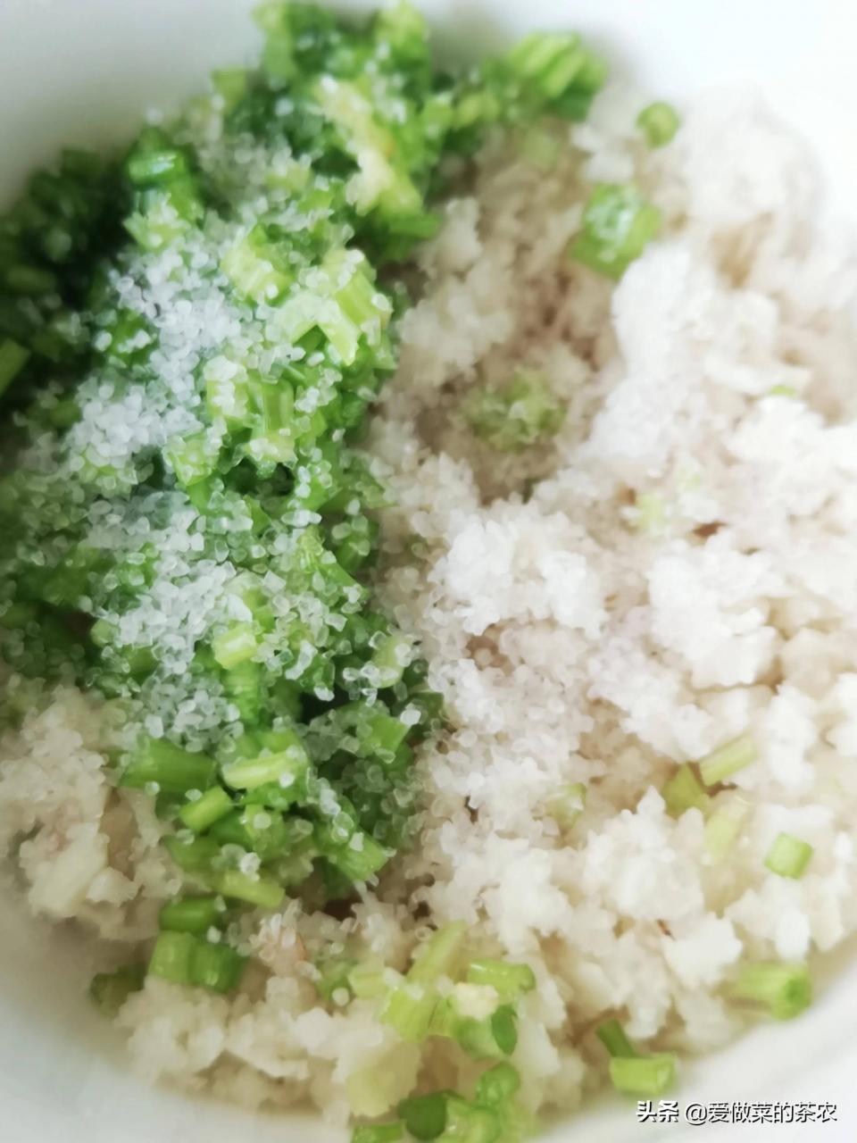 白斩鸡蘸料(白切鸡,在粤西有一种神奇的蘸料)