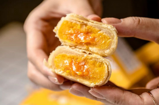 盒马现烤流心奶黄月饼可以放第二天吃吗