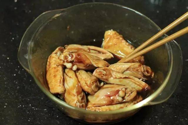 格兰仕光波炉菜谱（光波炉烤鸡翅）