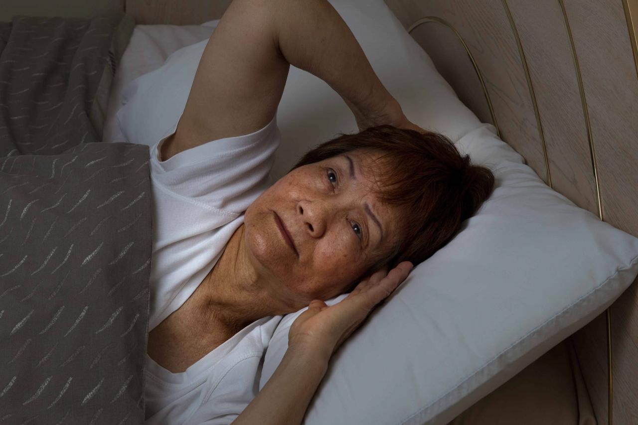 睡觉出汗是什么原因（晚上睡觉总是爱出汗，怎么回事？）