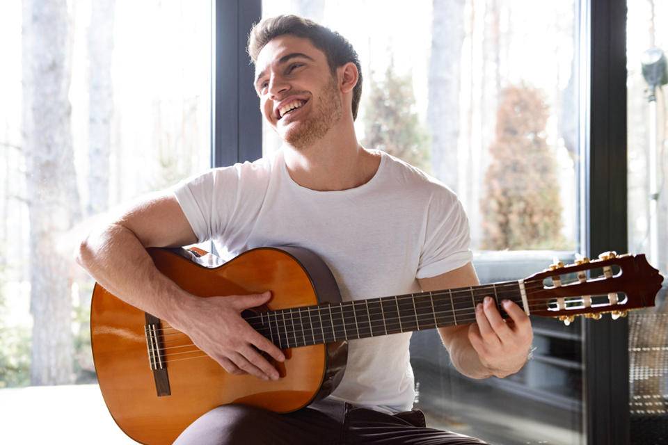 压力大掉头发怎么办(压力过大竟会脱发!)