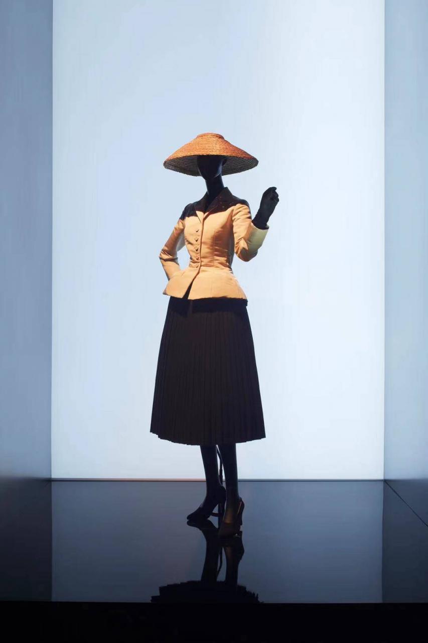 女人的胸罩(女性内衣进化发展史)