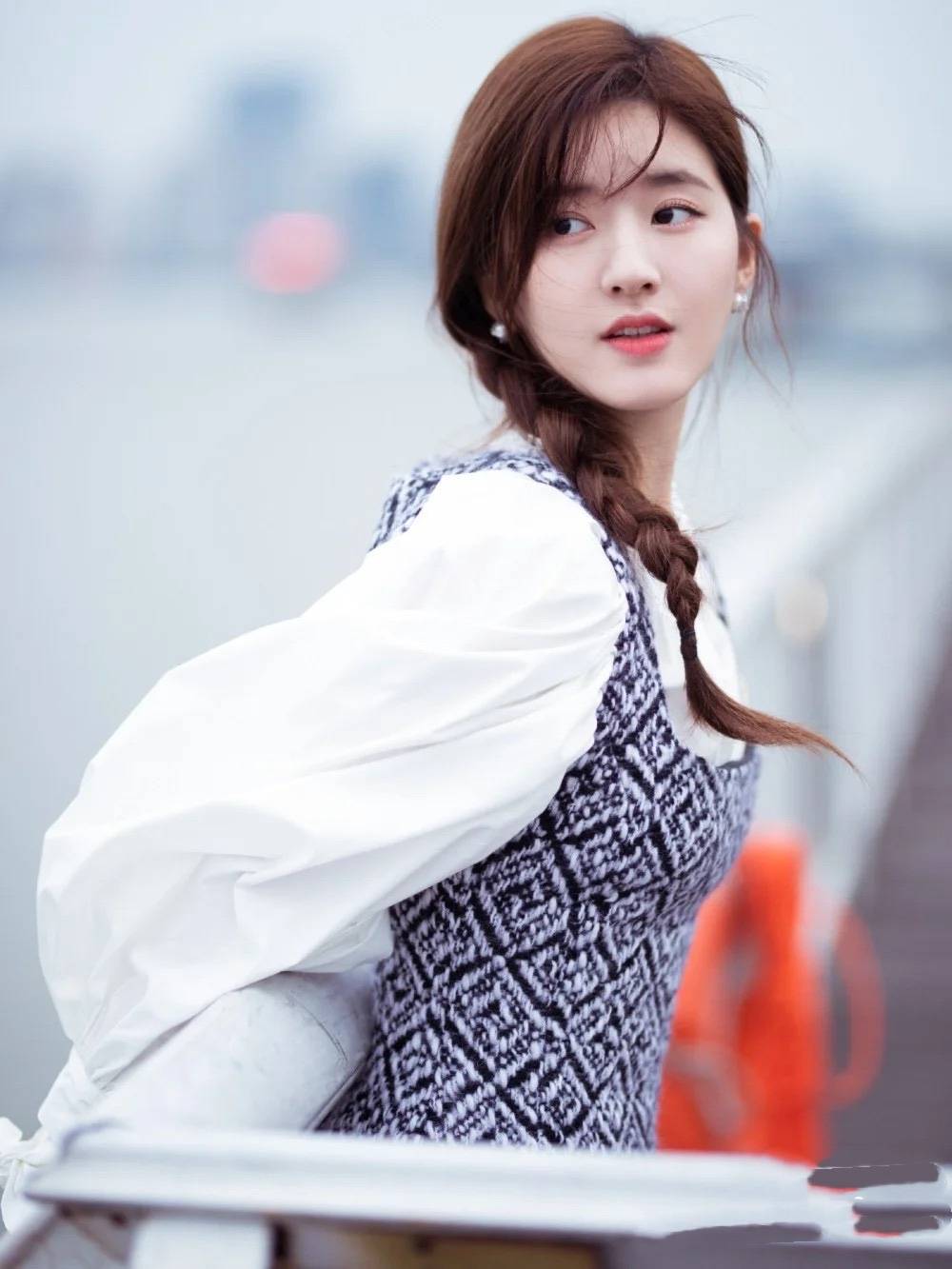 各种麻花辫的编法(麻花辫的几种不同编发)