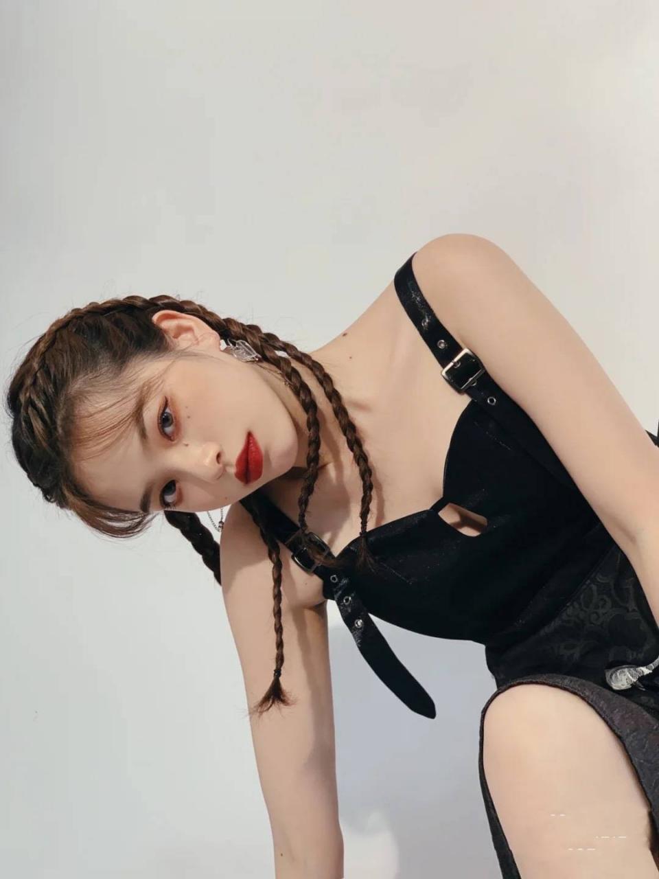 各种麻花辫的编法(麻花辫的几种不同编发)