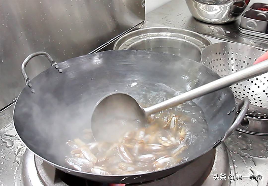 蛏子怎么吃(香辣蛏子这样做)