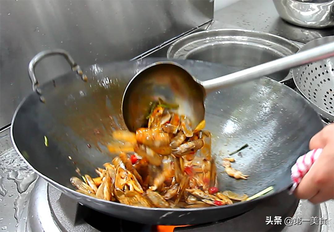 蛏子怎么吃(香辣蛏子这样做)