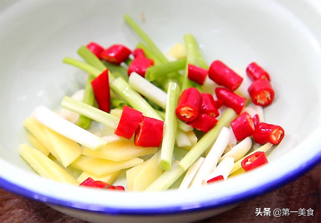 蛏子怎么吃(香辣蛏子这样做)