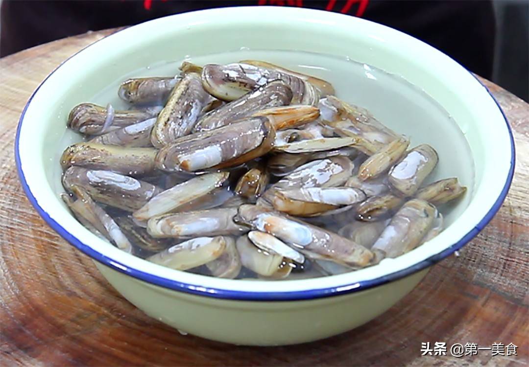 蛏子怎么吃(香辣蛏子这样做)