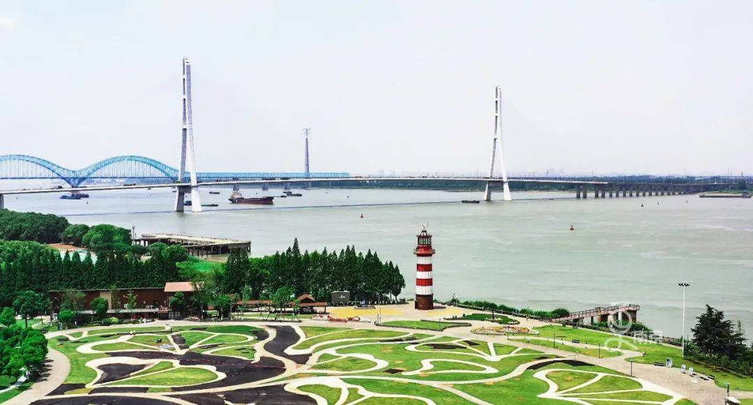 南京长江大桥图片（震撼了，南京的五座大桥）