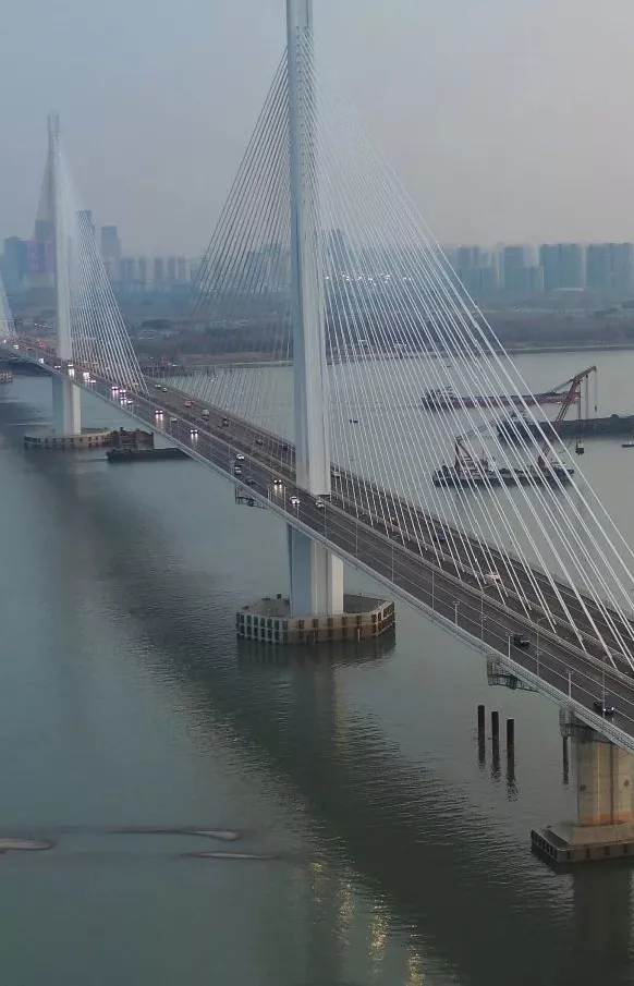 南京长江大桥图片（震撼了，南京的五座大桥）