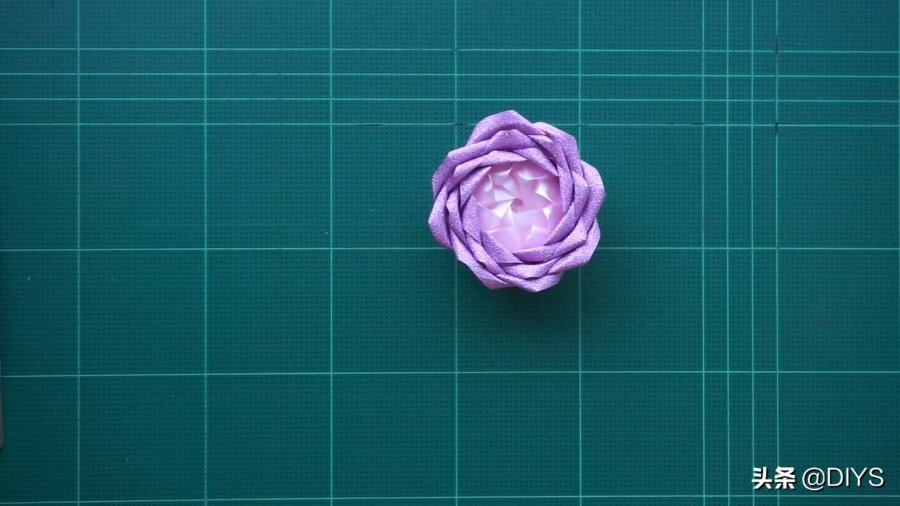 彩带玫瑰花的折法（用彩带叠玫瑰花）