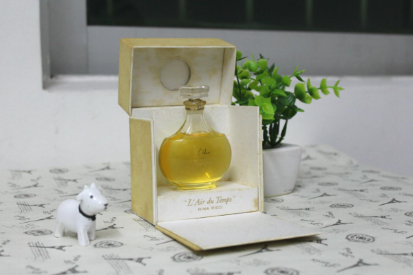 香水品牌(世界十大著名香水品牌)