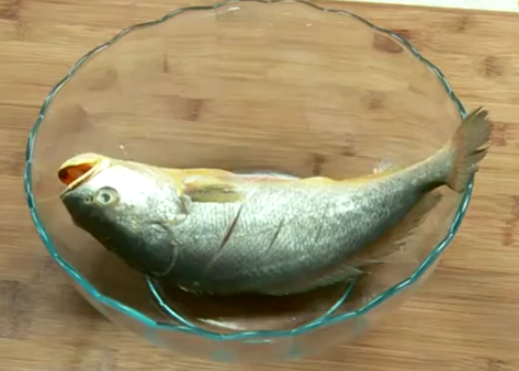 清蒸黄花鱼(清蒸黄花鱼的家常做法)