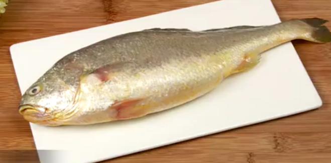 清蒸黄花鱼(清蒸黄花鱼的家常做法)