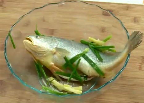 清蒸黄花鱼(清蒸黄花鱼的家常做法)