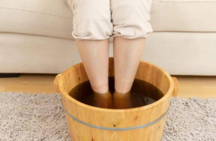 发烧泡脚有缓解吗