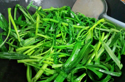 空心菜汤黑色有害吗