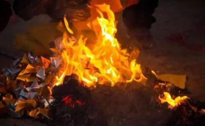 寒衣节烧纸上几注香